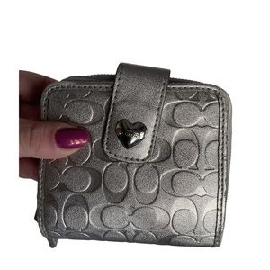 Vintage Coach Silver Heart Embossed Leather Wallet Y2K